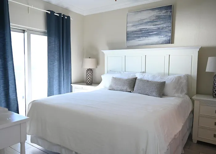 Autumn Retreat - Gulf Views - Steps To Surf Apartment