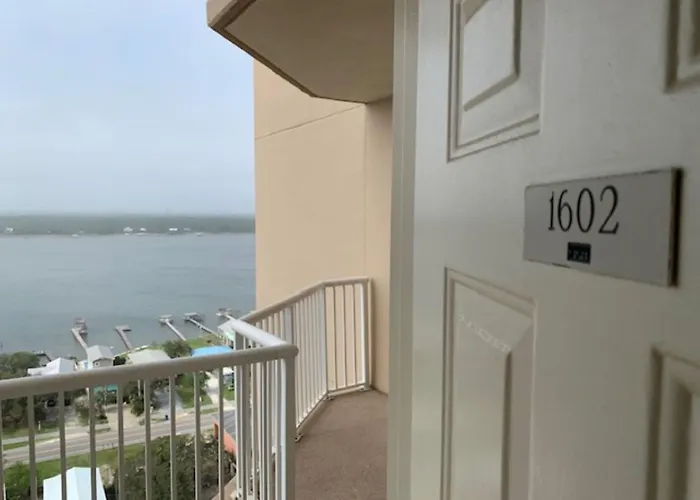 Apartment Autumn Retreat - Gulf Views - Steps To Surf *